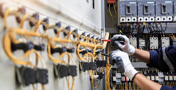 Professional Electrician technician working in Petersburg, IN